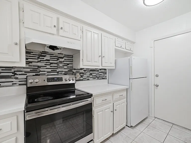 334 Valley Park Dr — Photo 14