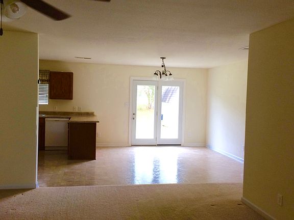 Kitchen and dining area.