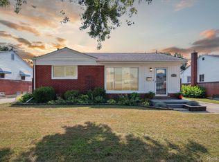 27736 Goldin Dr, Madison Heights, MI 48071