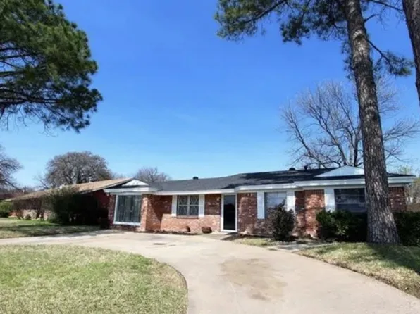 5629 Maceo Ln, Fort Worth, TX 76112