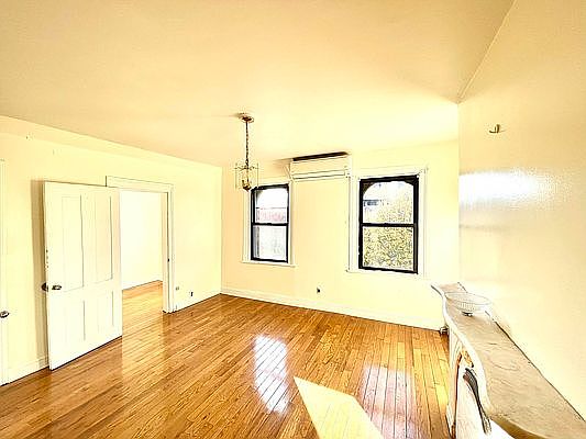 3rd image of 225 Washington Ave #3