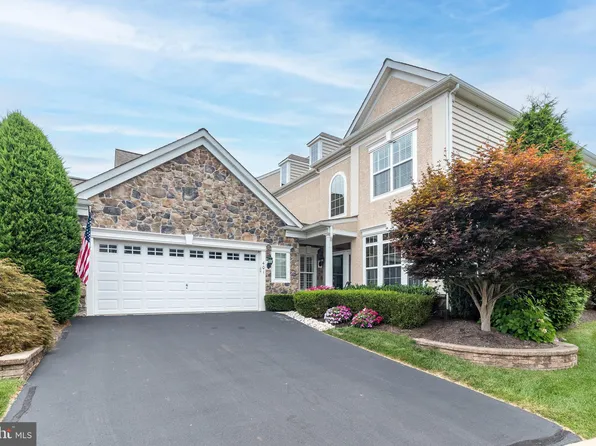 401 Primrose Dr, Upper Gwynedd, PA 19446
