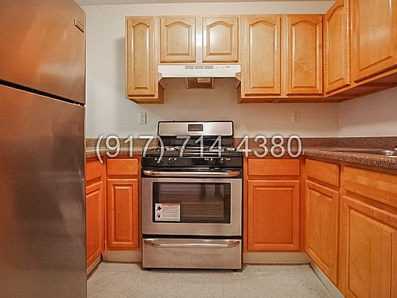 2nd image of 718 Quincy Ave #3