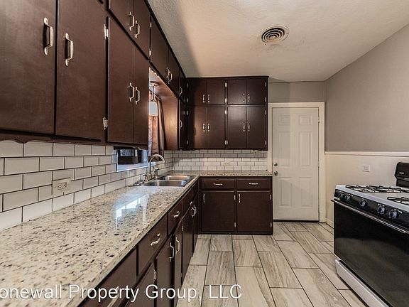 2nd image of 553 Club Dr APT 3