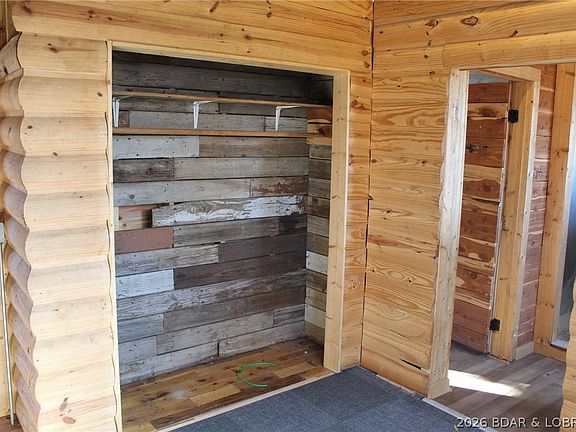 5th image of 382 Spring Cove Rd