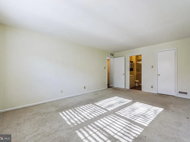 4305A Fenwick Ln — Photo 9
