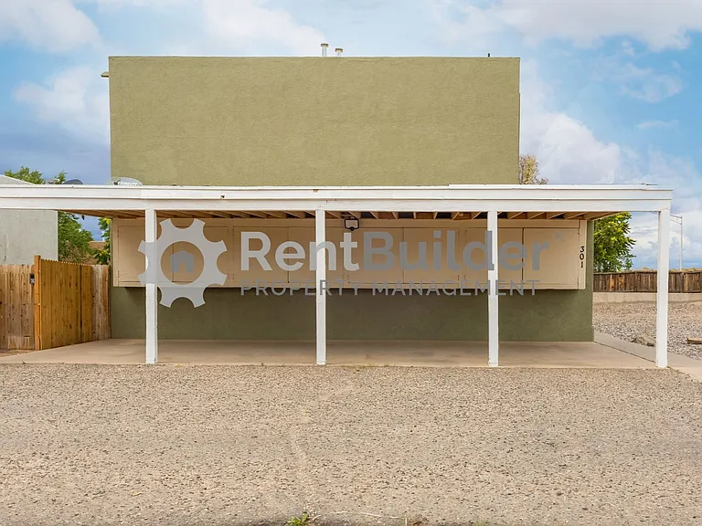 301 Geraldine Loop SE — Photo 17