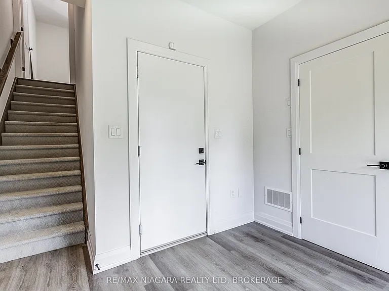 461 Blackburn Dr — Photo 43