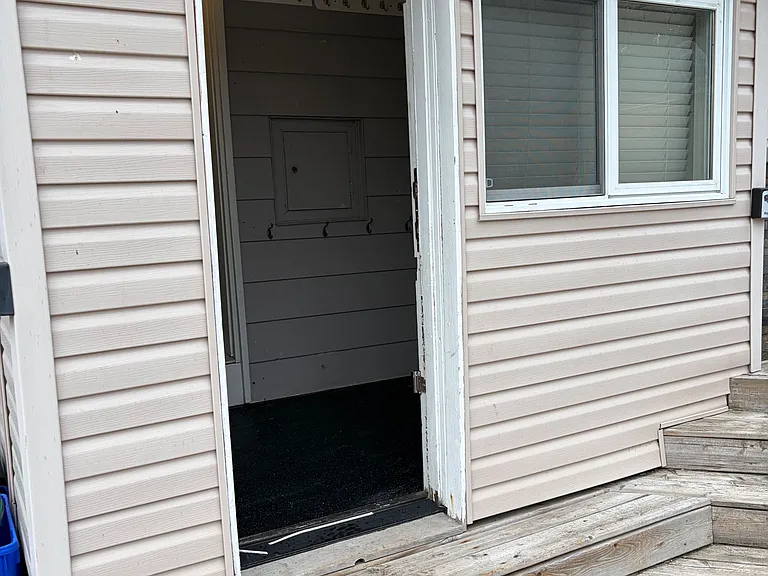 6 Sussex Ave — Photo 4