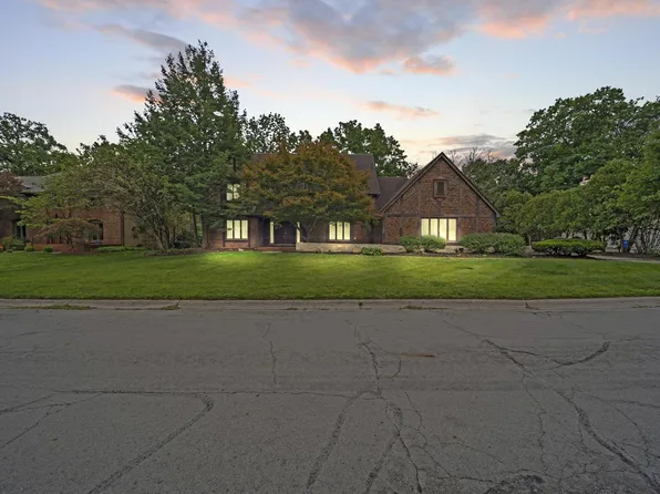 825 Bluffview Dr, Columbus, OH 43235