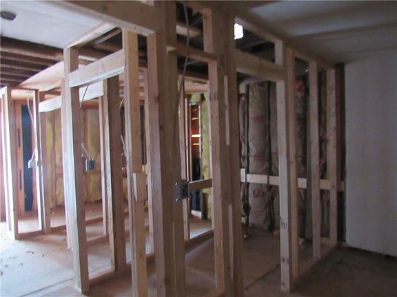 4th image of 2400 Avenue C