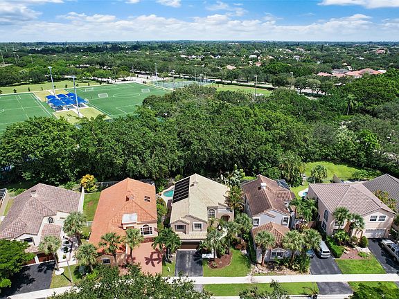 4th image of 6625 NW 75th Place