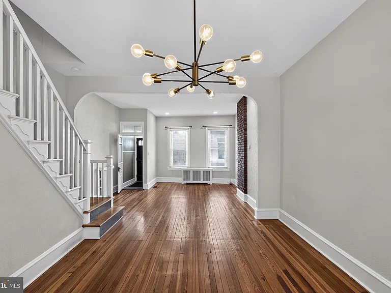 185 Baldwin St — Photo 4