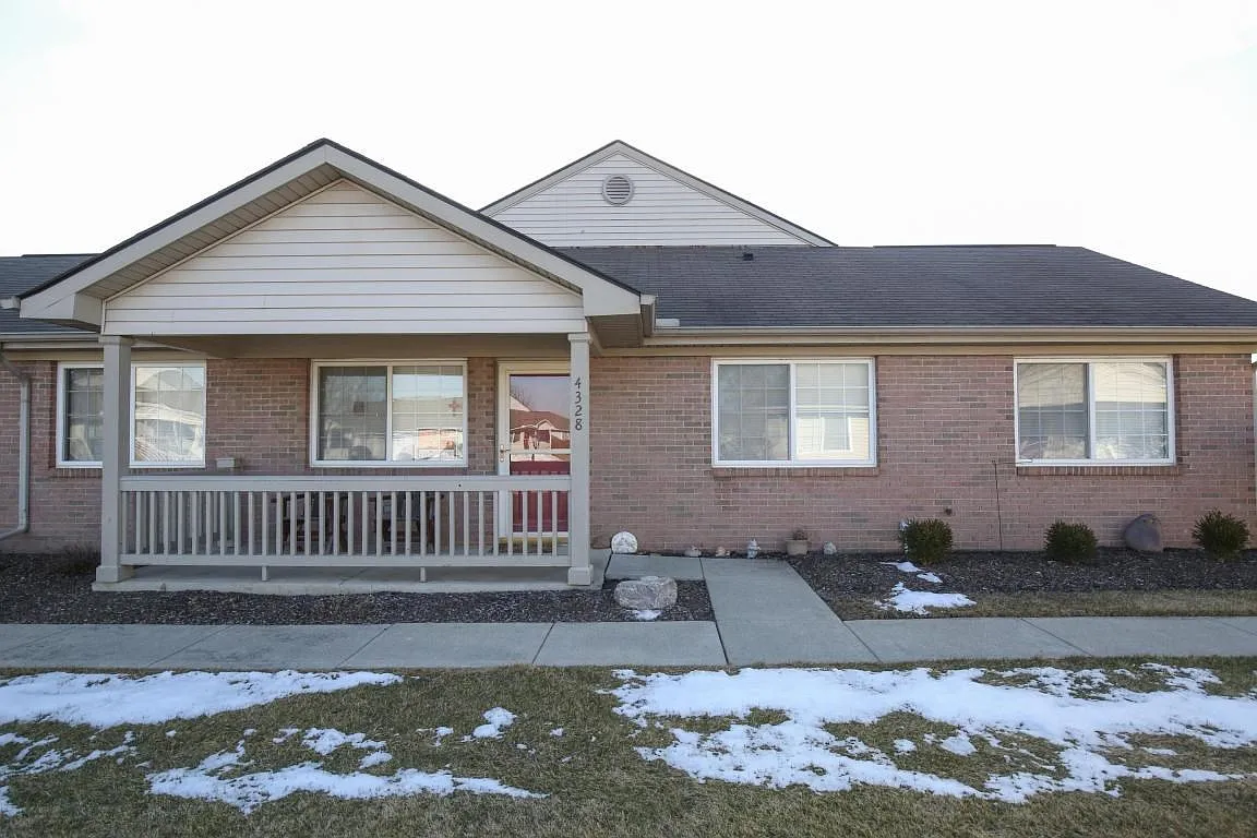 4328 Wincove Dr photo 1