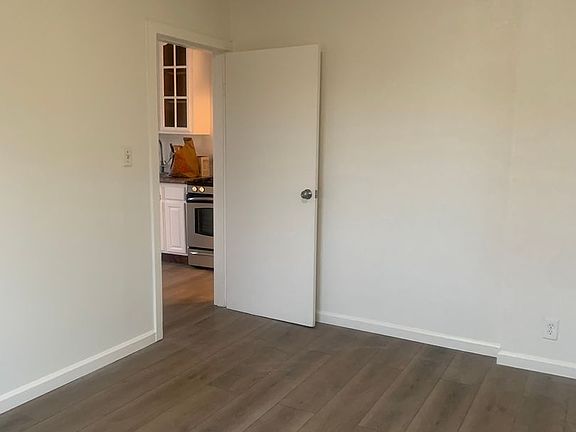 4th image of 1638 35th Ave