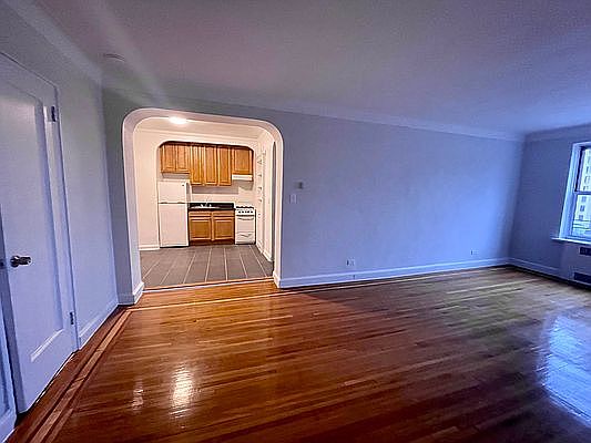 2nd image of 10905 72nd Ave APT 6