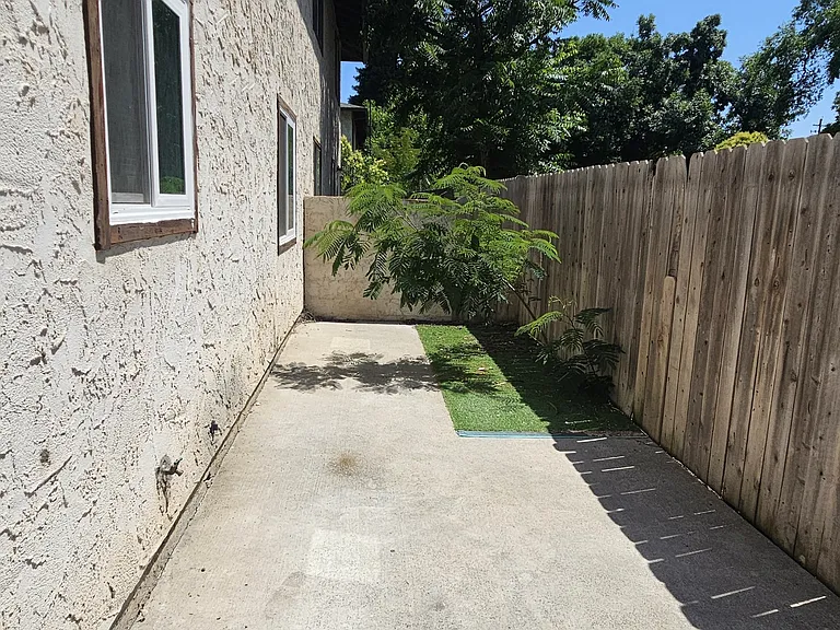 835 W 4th Ave — Photo 28
