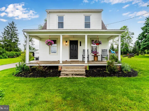 446 Big Mount Rd, Thomasville, PA 17364