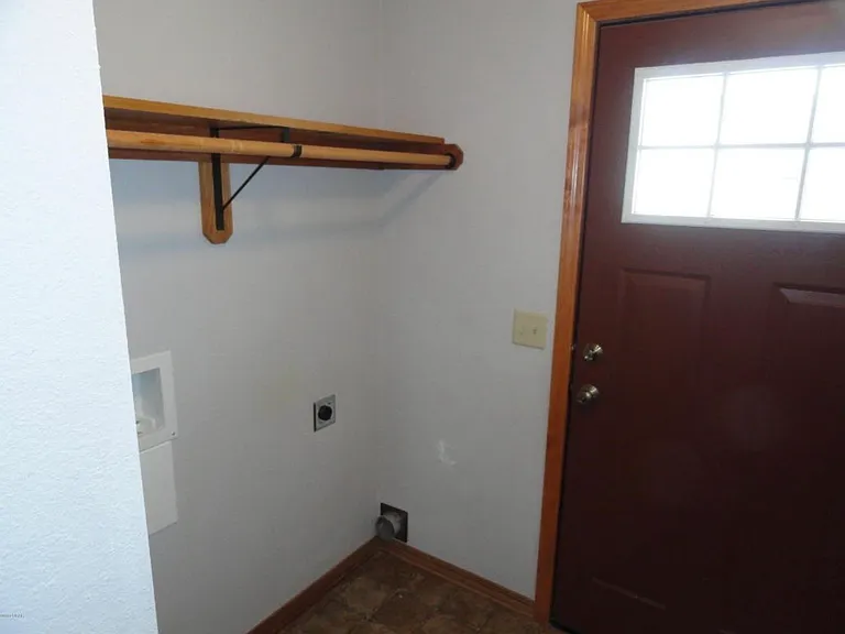 1219 Hill St — Photo 11