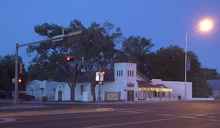 1st image of 422 W Santa Fe Ave