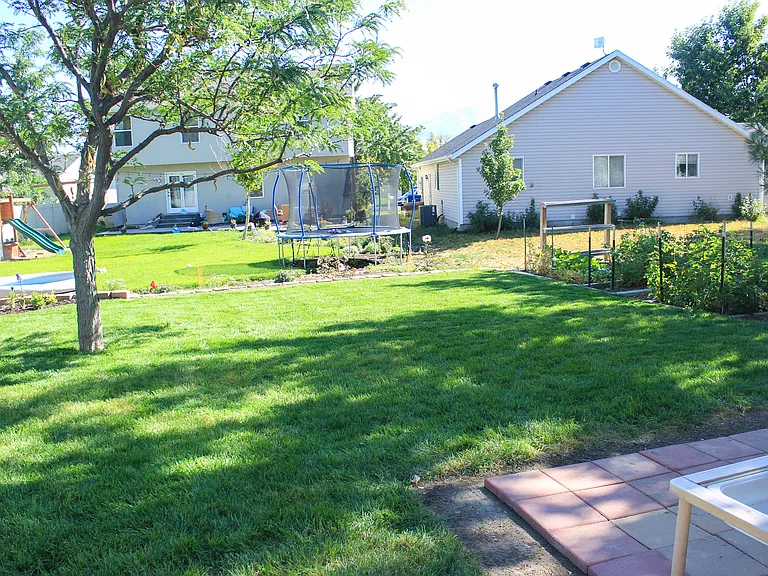 376 W Plum Pl — Photo 17