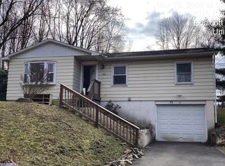 2020 Carrie Ann Dr, Endicott, NY 13760