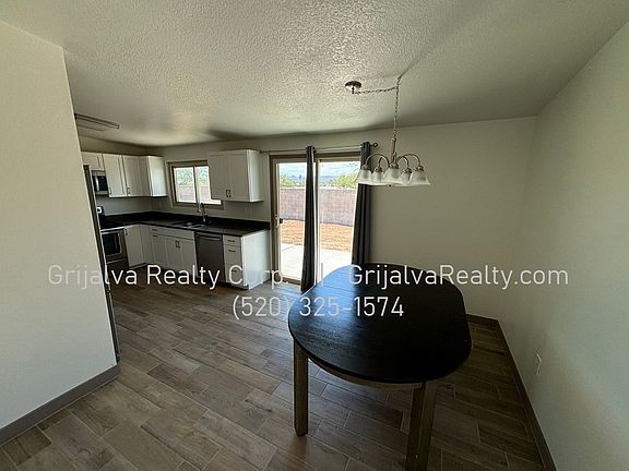 4th image of 2951 W Greenridge Pl