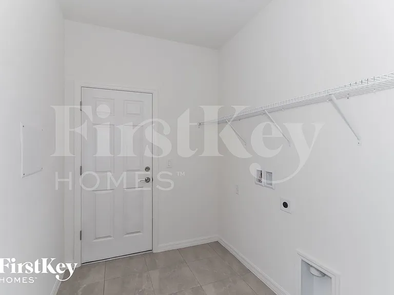 560 Crown Rose Dr — Photo 6