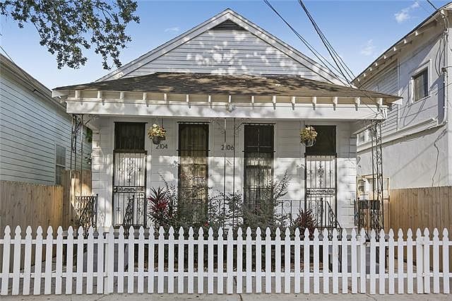 1st image of 2104 Louisiana Ave