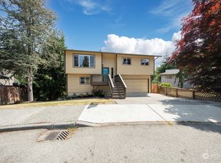 7715 Lower Ridge Rd, Everett, WA 98203