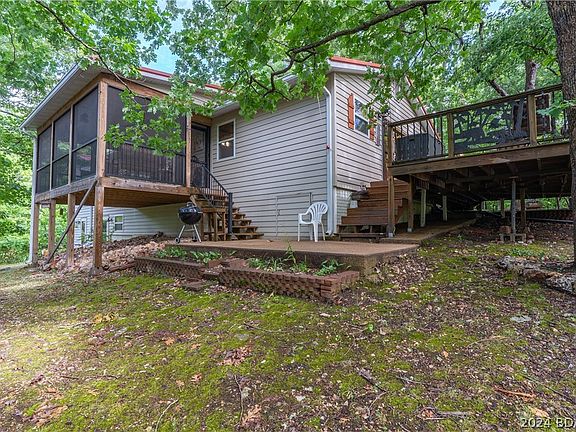 3rd image of 82 Tanglewood Dr