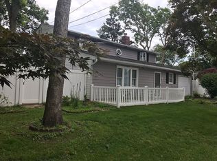45 Fairlane Dr, Selden, NY 11784