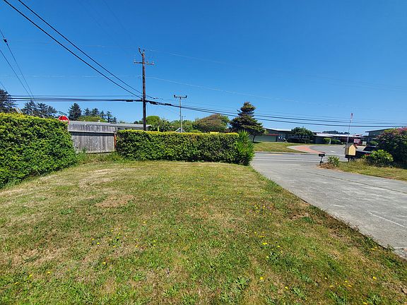 2nd image of 2496 McKinleyville Ave