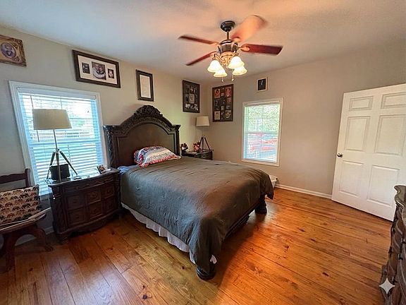 5th image of 404 Levee St