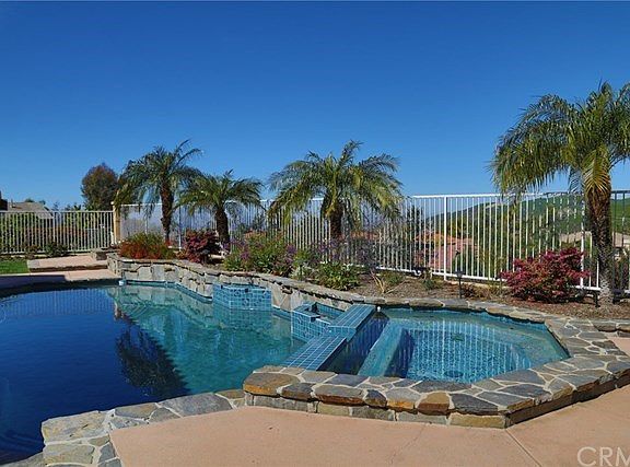 This photo of the spa and pool looking toward the beautiful westerly views.