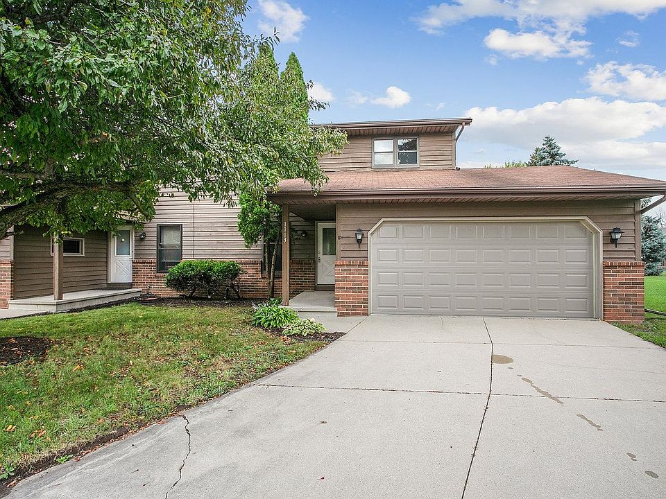 1113 Gilbert St, Neenah, WI 54956 | Zillow