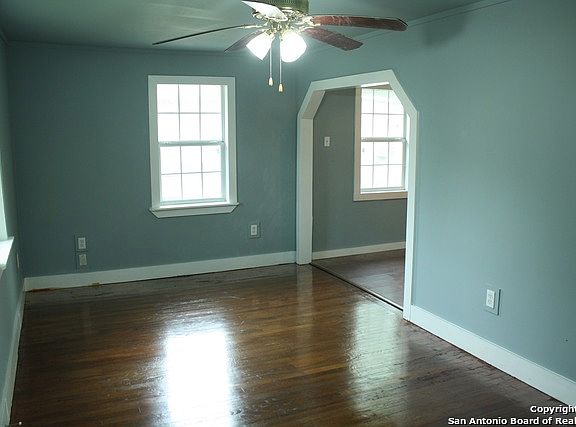 4th image of 1512 N Bauer St