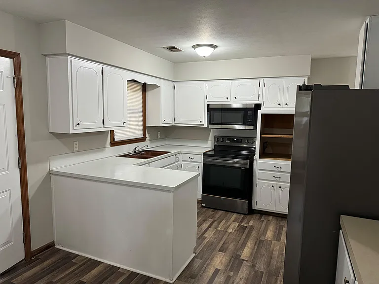 1303 Pagoda Dr — Photo 7