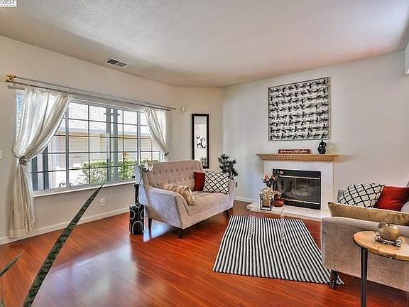2nd image of 39983 Potrero Dr