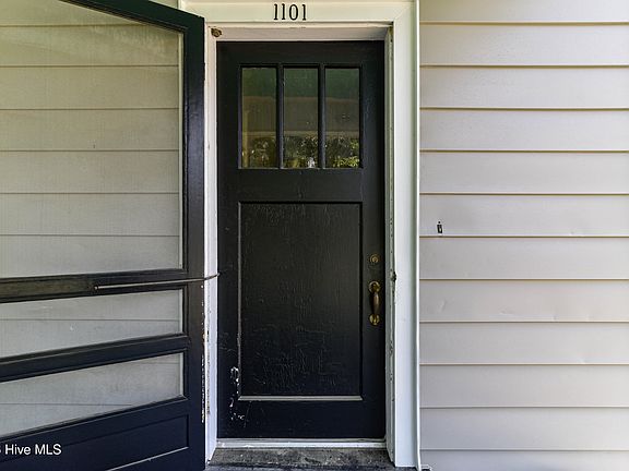 3rd image of 1101 N Market Street