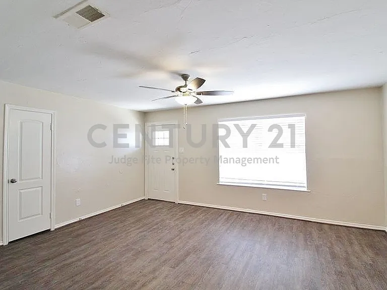 610 Overlook Dr — Photo 3