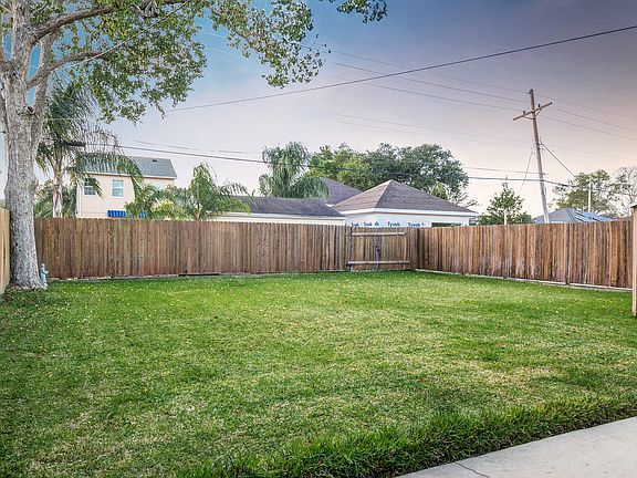 3rd image of 6154 Argonne Blvd
