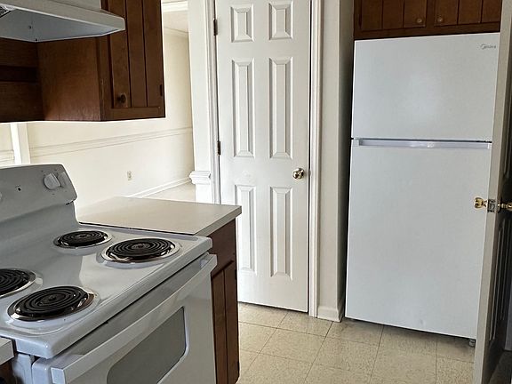 4th image of 111 Concord Dr APT D