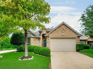 1001 Salt Creek Trl, Fort Worth, TX 76131