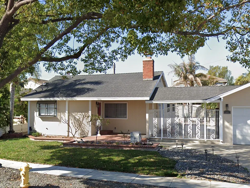 841 S Canoga St