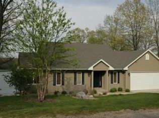 389 Charter Oak Pl, Dahinda, IL 61428