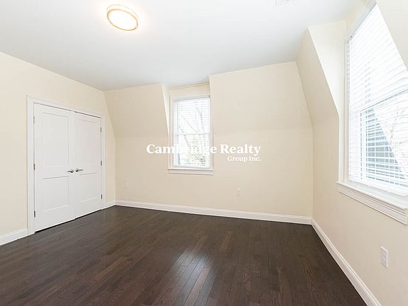 3rd image of 10 Marion St #1L