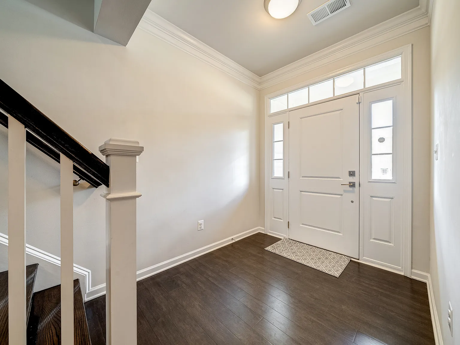 4 bed, 2908 sqft, $3,849 — Photo 2
