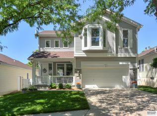17202 Walnut Plz, Omaha, NE 68130