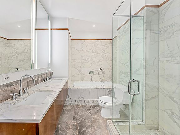 5th image of 25 Columbus Cir #56E